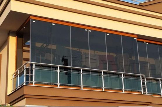 Cam Balkon